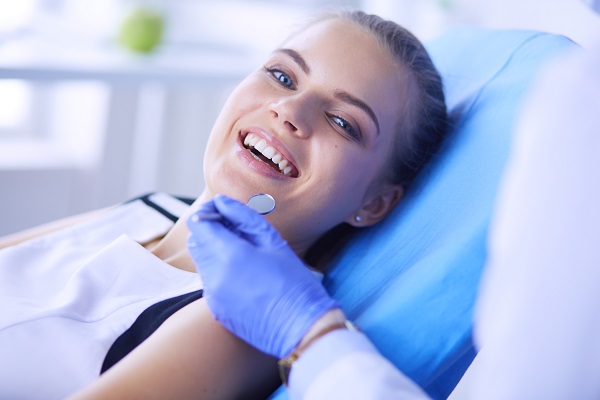 Recovery Tips From An Oral Surgeon After A Wisdom Tooth Extraction